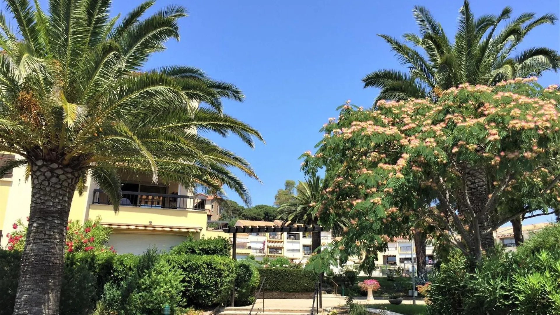Apartment Studio Les Jardins D'Ys-10 By Interhome Les Issambres