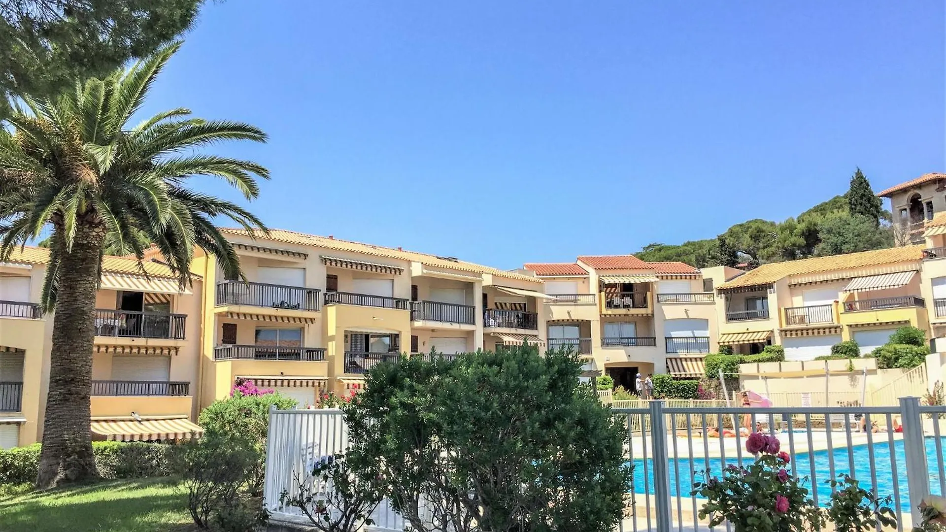 Studio Les Jardins D'Ys-10 By Interhome Les Issambres
